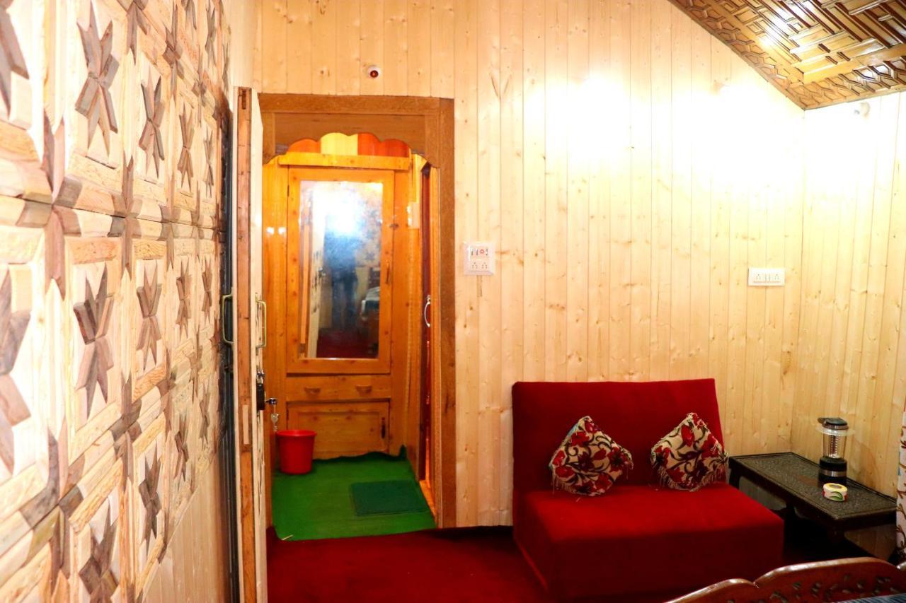 House Boat New Pala Palace Srīnagar Kültér fotó