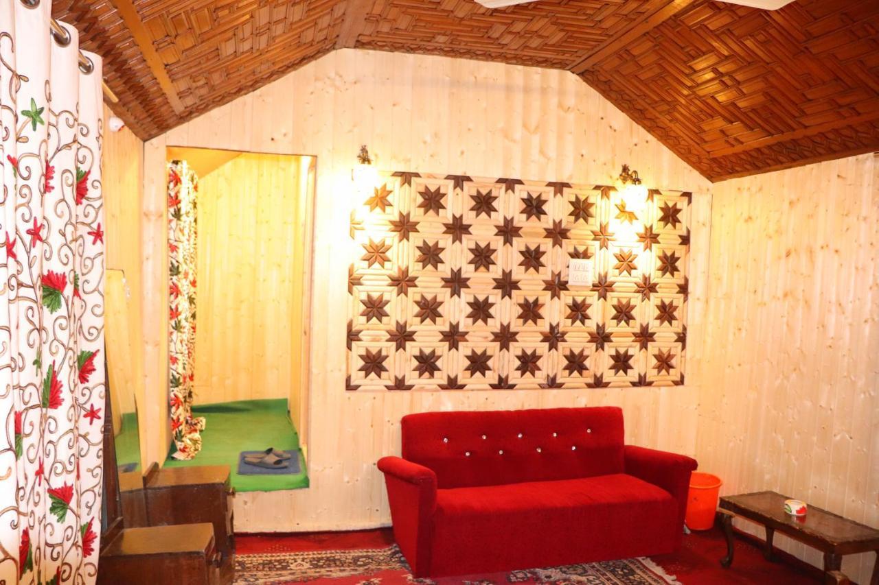 House Boat New Pala Palace Srīnagar Kültér fotó