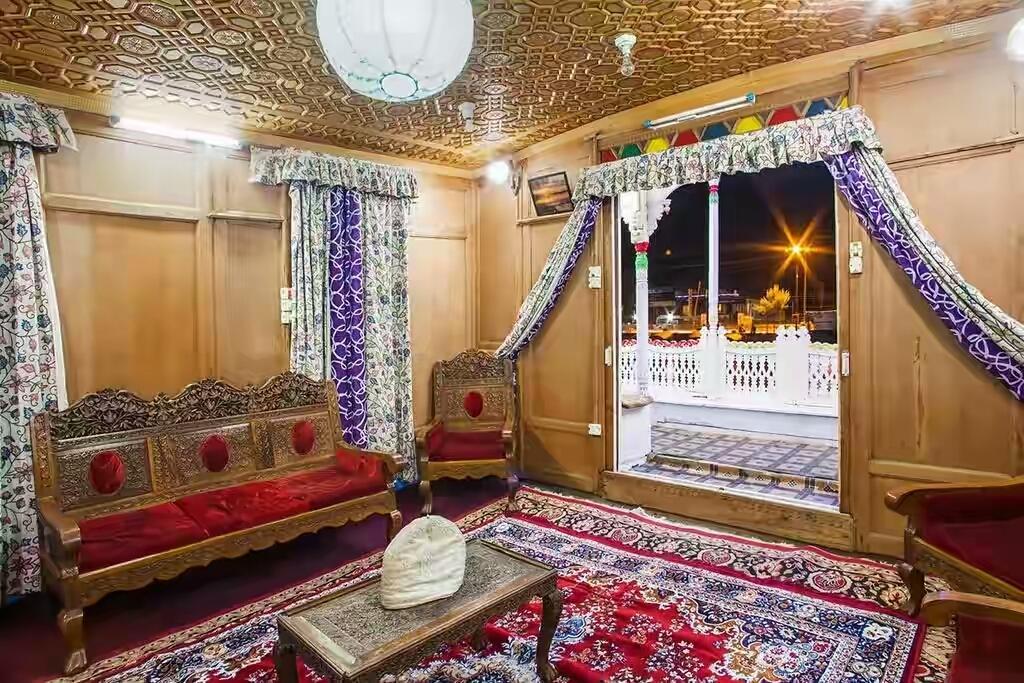 House Boat New Pala Palace Srīnagar Kültér fotó